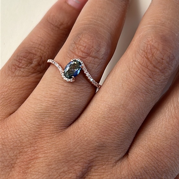 Lab Created Ring - Picture 6 of 7